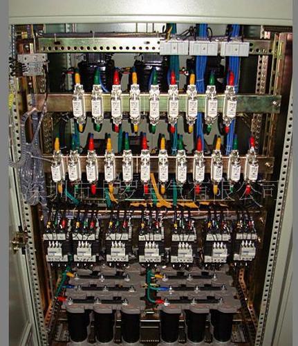  高壓配電柜電容一般多久更換？
